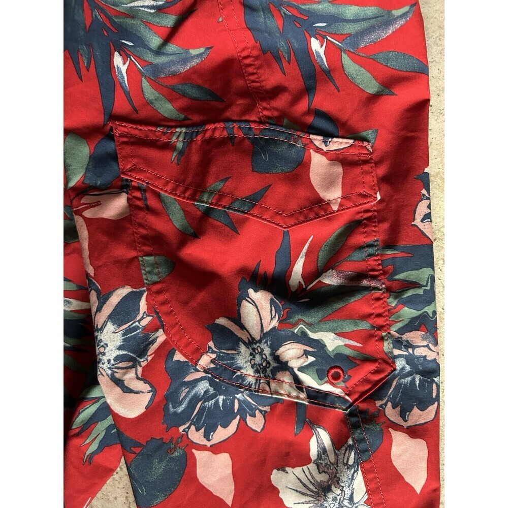 Volcom Board / Swim Shorts Mens Sz 28” Red Tropical Print , Side Pocket - Picture 3 of 3